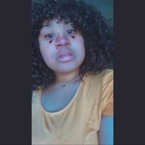 Meet your Posher, Alicia